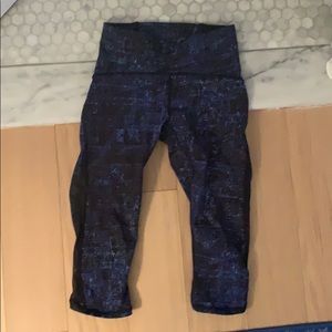 Lululemon cropped pants with mesh sides